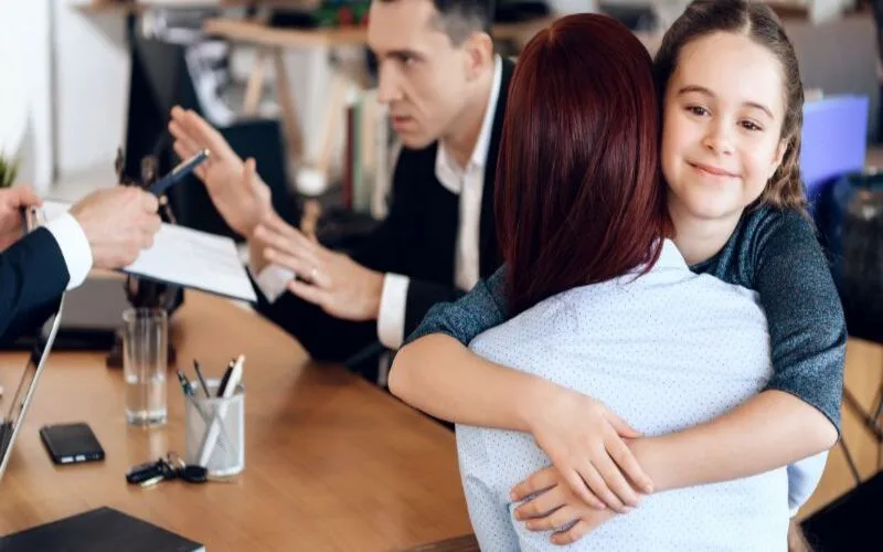 Quyền nuôi con khi ly hôn và bản chất pháp lý của các tranh chấp phổ biến